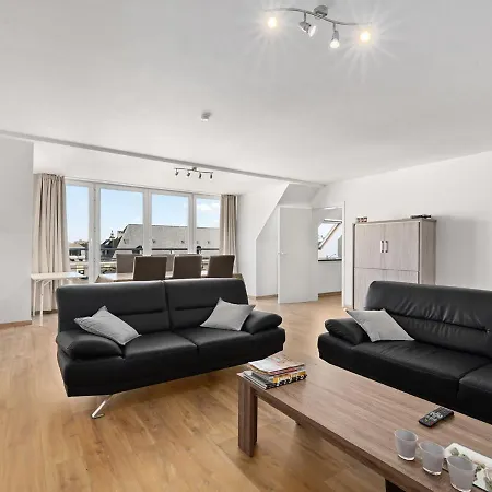 Beautiful Near Center *