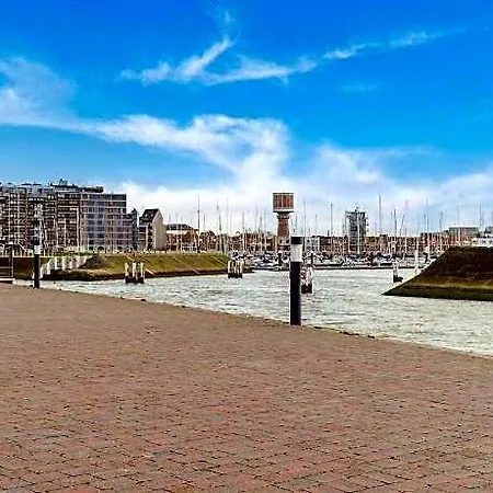 Beautiful Near Center *