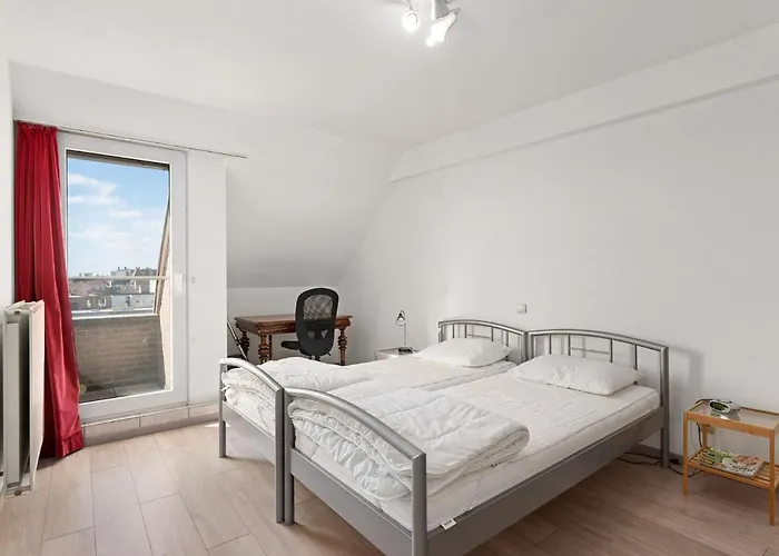 Beautiful Near Center 布兰肯贝赫