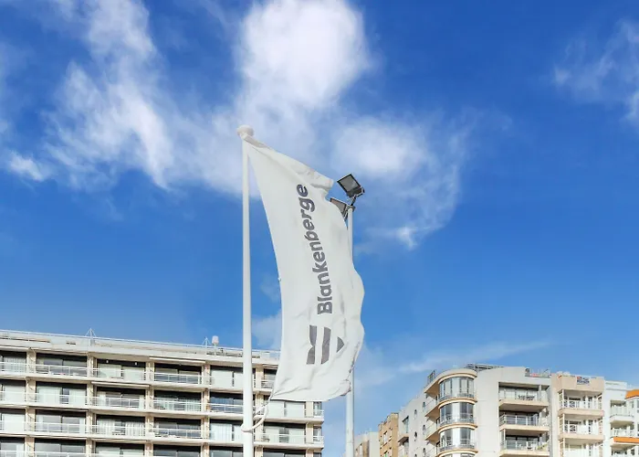 Beautiful Near Center *