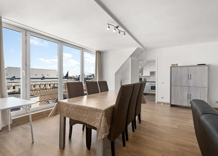 Beautiful Near Center * 布兰肯贝赫